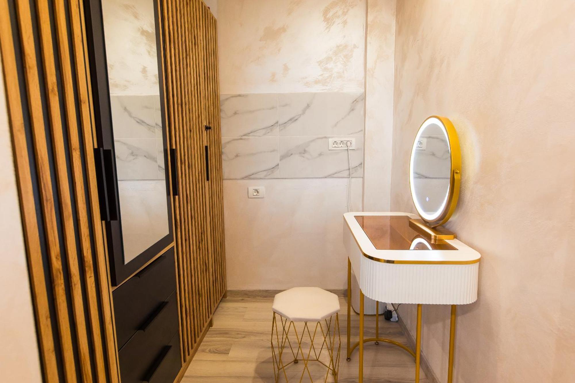 Royalty Apt With City Views On Calea Victoriei Bucharest Luaran gambar